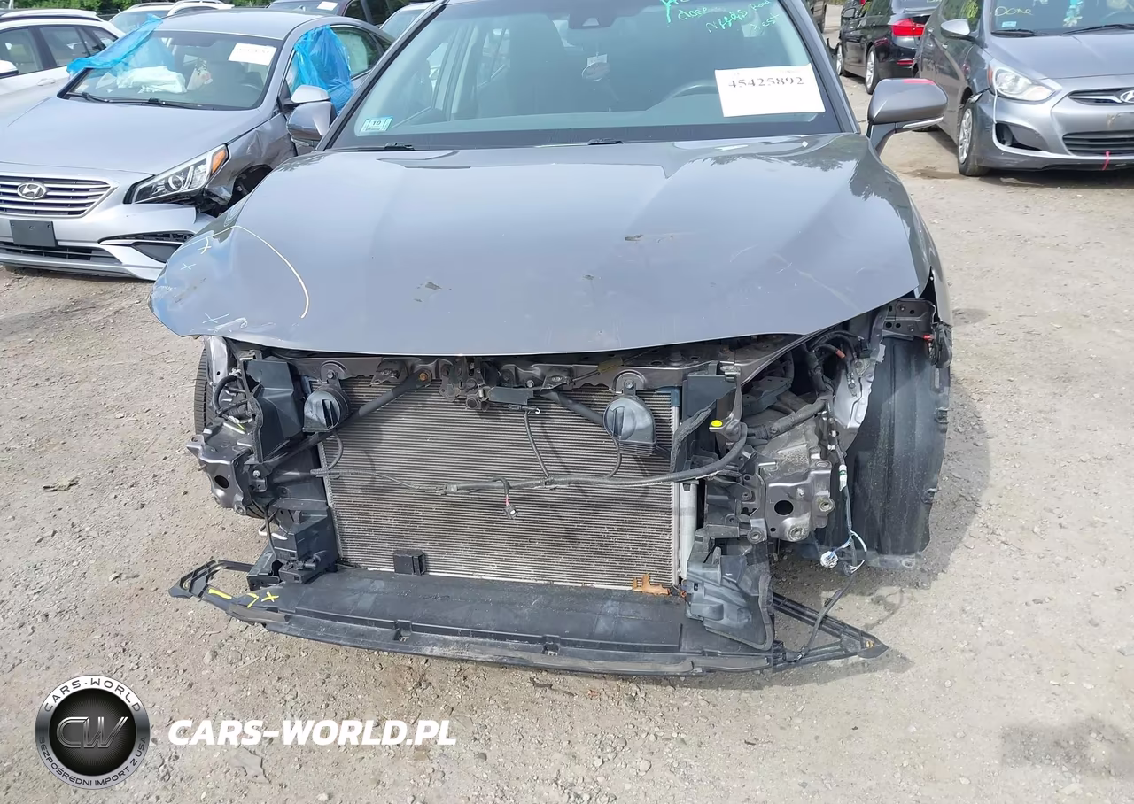 2018 Toyota Camry Le VIN:4T1B11HK7JU530697 - 11