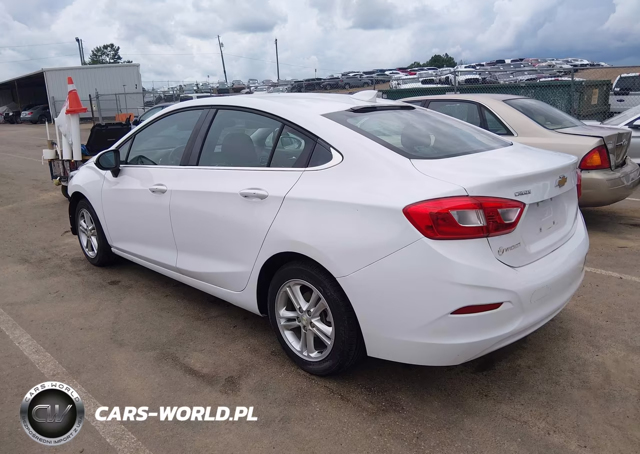 2017 Chevrolet Cruze Lt Auto VIN:1G1BE5SM5H7256833 - 3