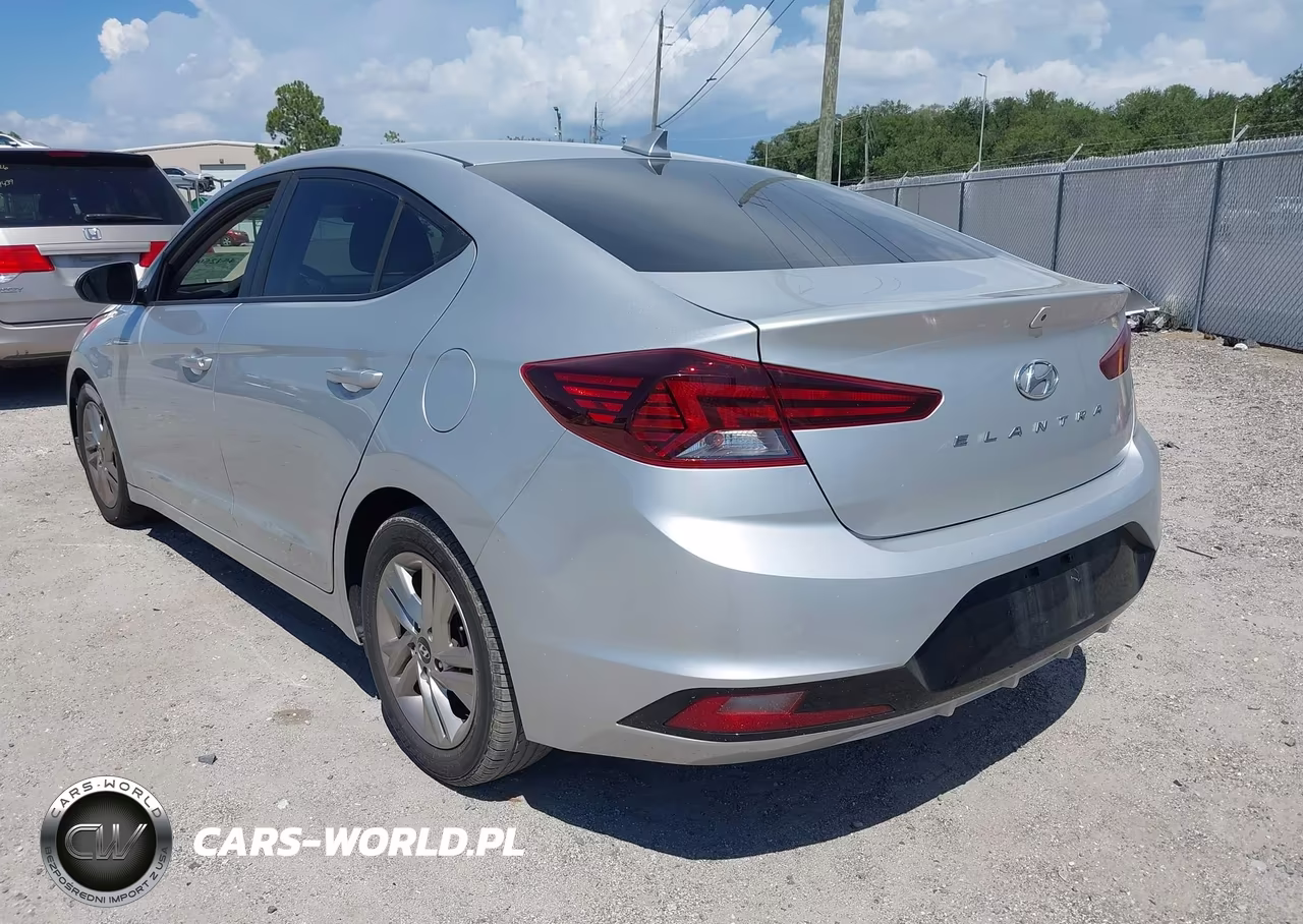 2019 Hyundai Elantra Sel VIN:5NPD84LF1KH407431 - 3