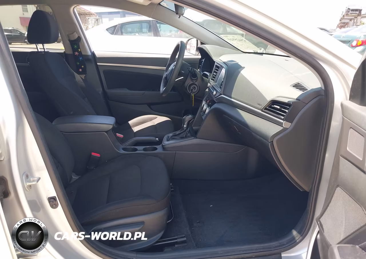 2019 Hyundai Elantra Sel VIN:5NPD84LF1KH407431 - 5