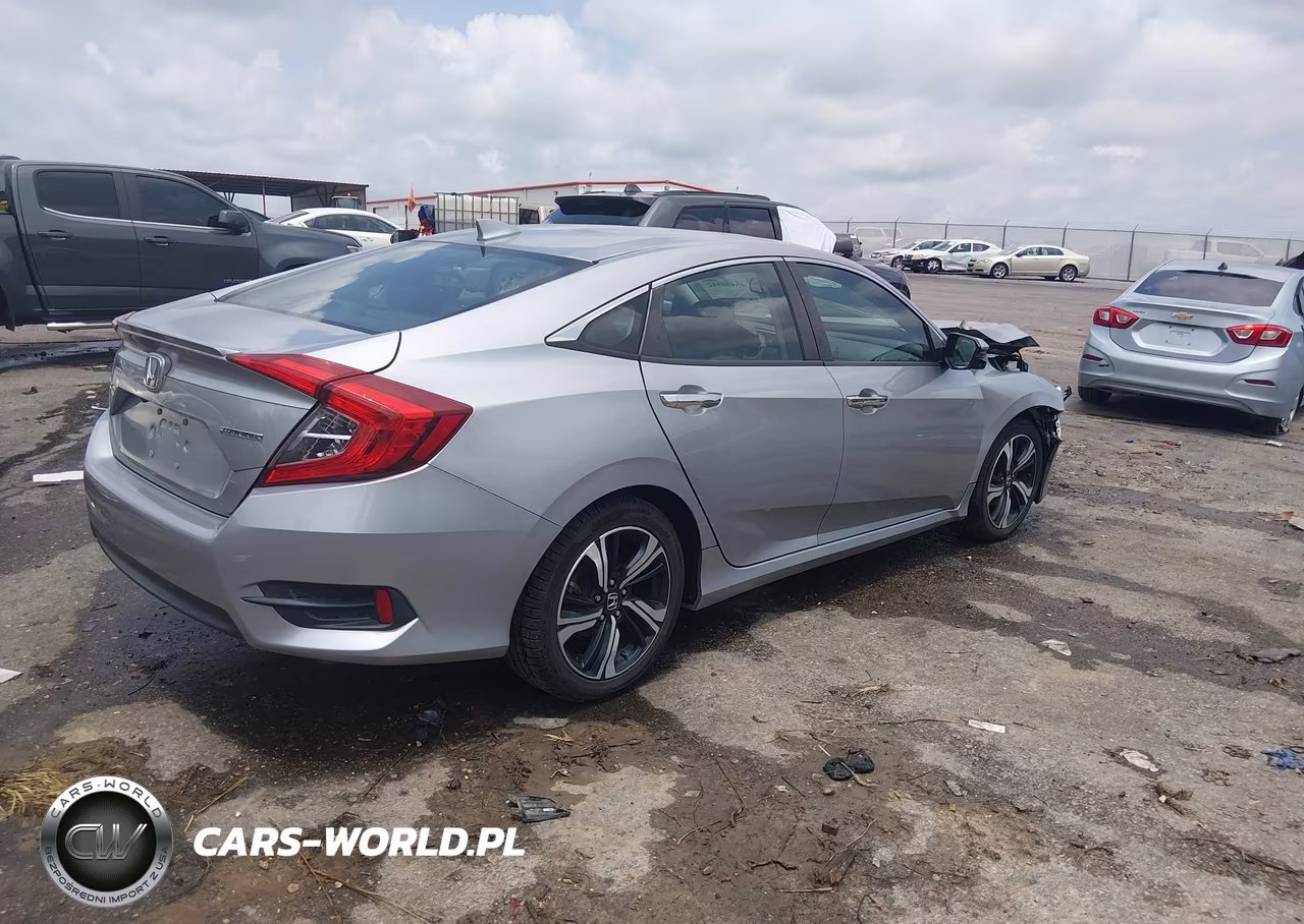 2016 Honda Civic Touring VIN:19XFC1F95GE019173 - 4