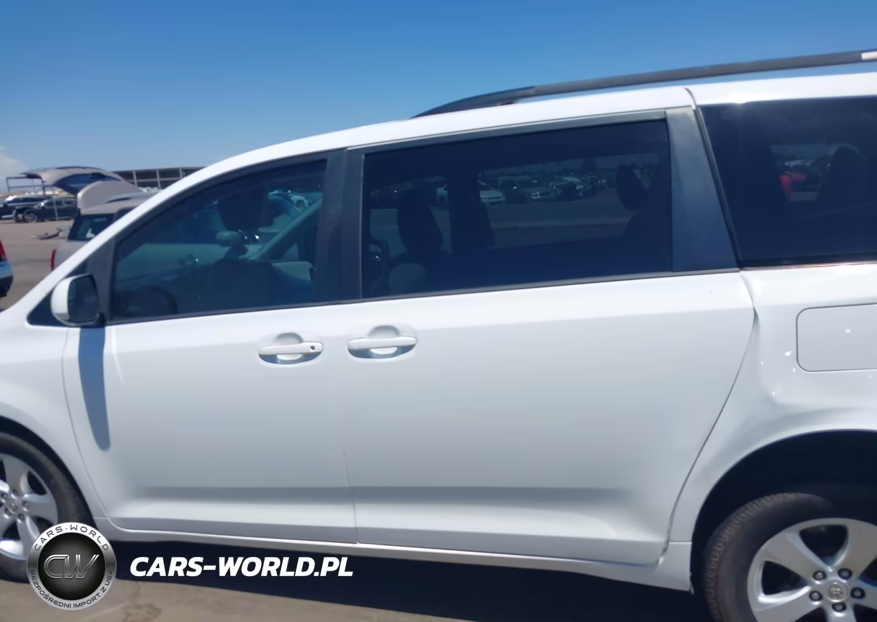 2015 Toyota Sienna Le 8 Passenger VIN:5TDKK3DC8FS632307 - 15