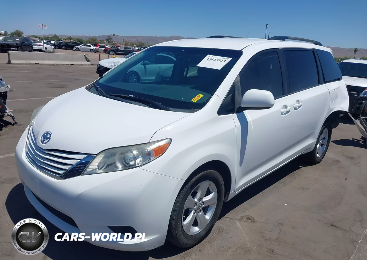 2015 Toyota Sienna Le 8 Passenger VIN:5TDKK3DC8FS632307 - 2