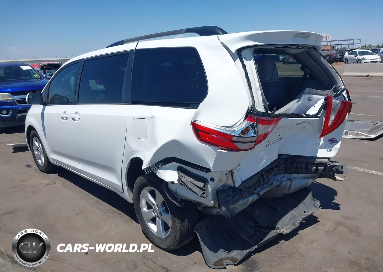 2015 Toyota Sienna Le 8 Passenger VIN:5TDKK3DC8FS632307 - 3