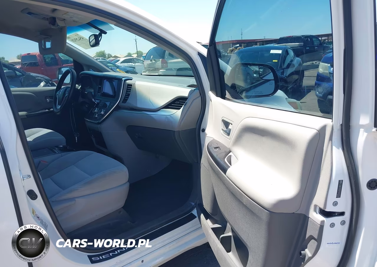2015 Toyota Sienna Le 8 Passenger VIN:5TDKK3DC8FS632307 - 5