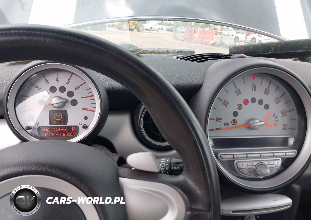2008 Mini Cooper VIN:WMWMF33558TT62518 - 7