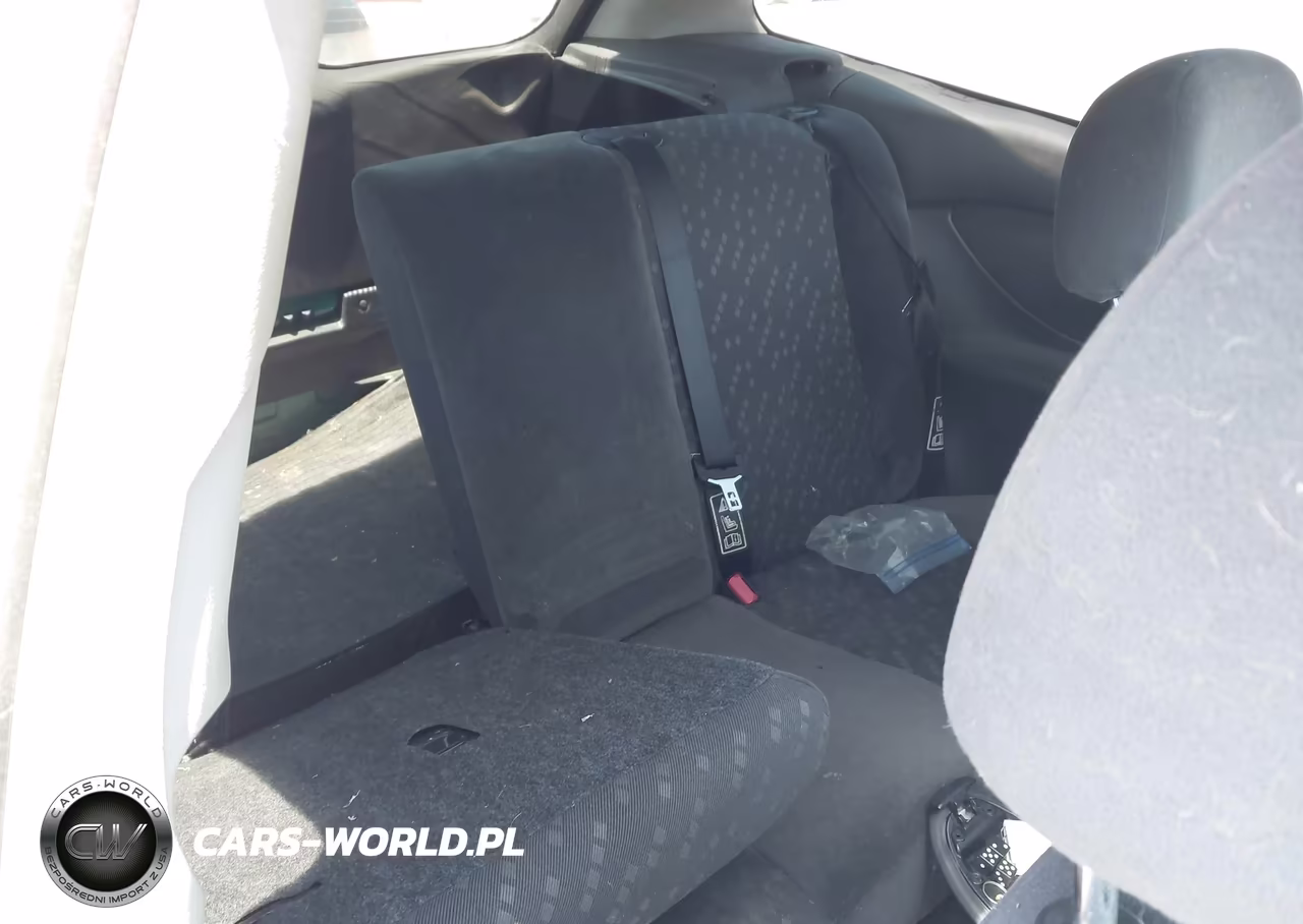 2002 Ford Focus Zx3 VIN:3FAHP313X2R157987 - 8