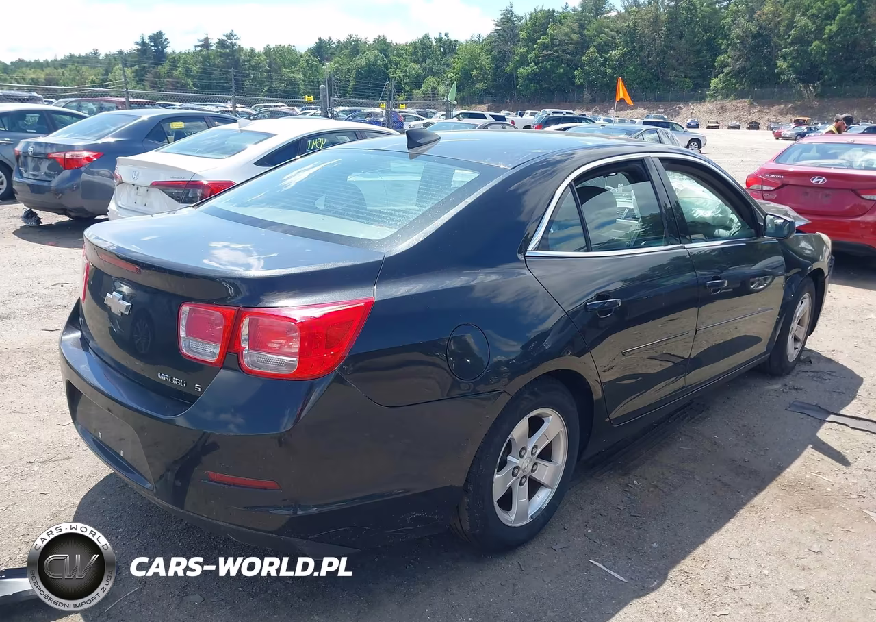 2015 Chevrolet Malibu Ls VIN:1G11B5SL2FF182429 - 4