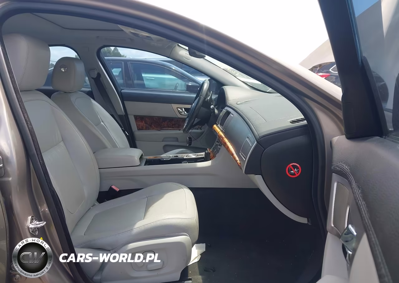 2011 Jaguar Xf VIN:SAJWA0FB1BLR85007 - 5