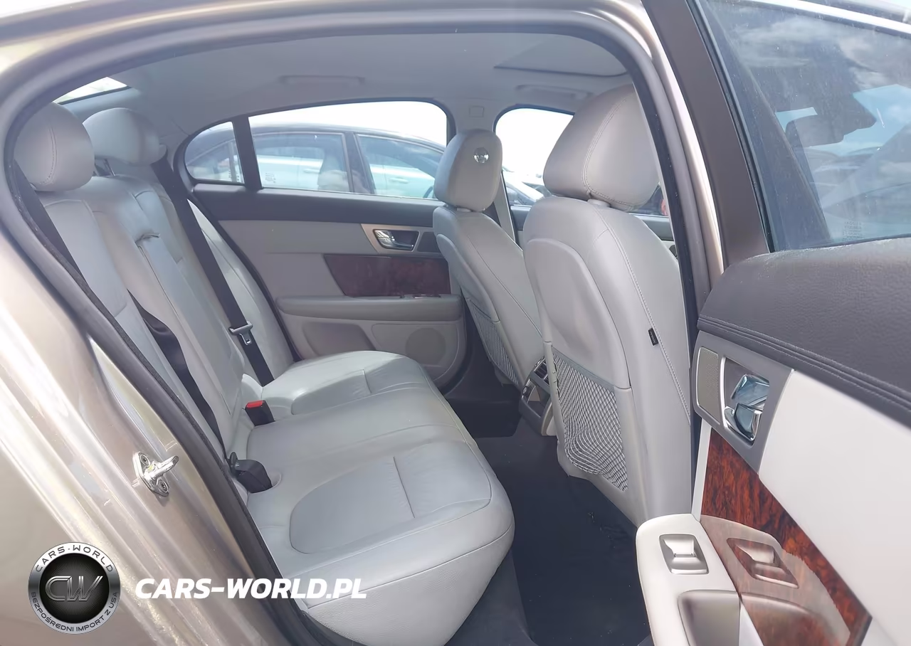 2011 Jaguar Xf VIN:SAJWA0FB1BLR85007 - 8
