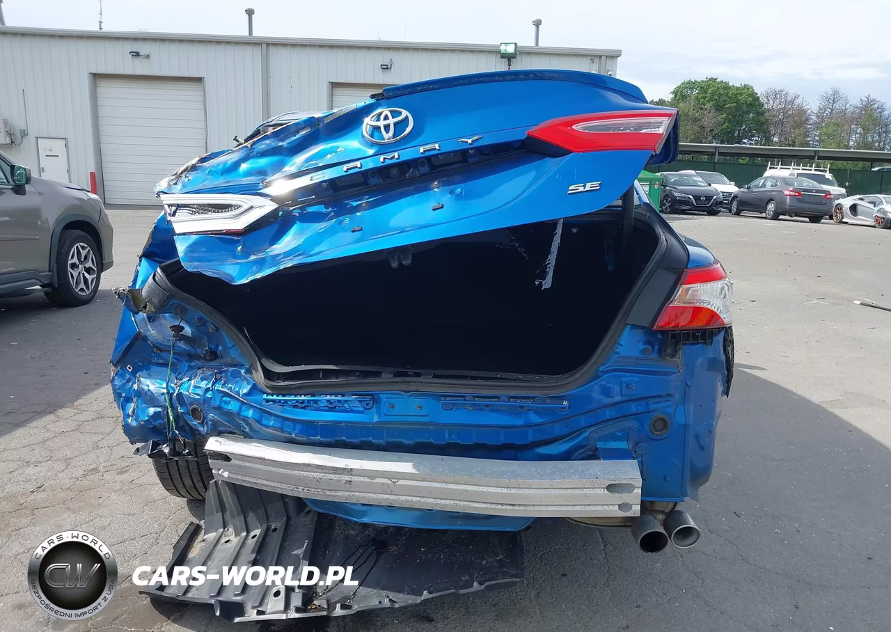 2020 Toyota Camry Se VIN:4T1G11AK8LU306440 - 17
