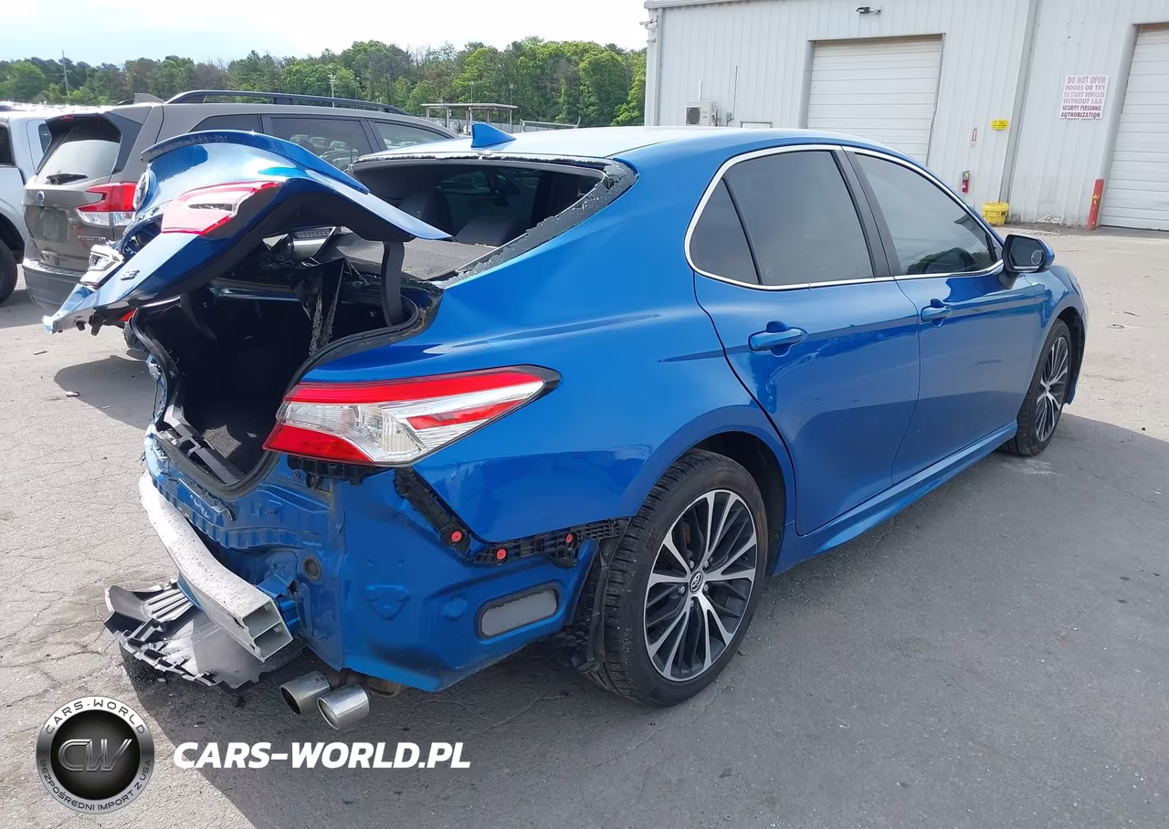 2020 Toyota Camry Se VIN:4T1G11AK8LU306440 - 4