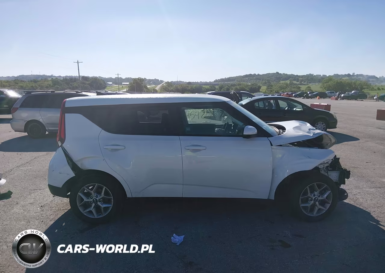 2021 Kia Soul S VIN:KNDJ23AU1M7137253 - 14