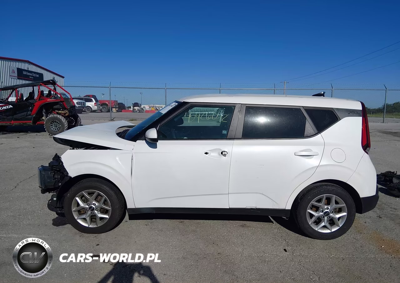 2021 Kia Soul S VIN:KNDJ23AU1M7137253 - 15