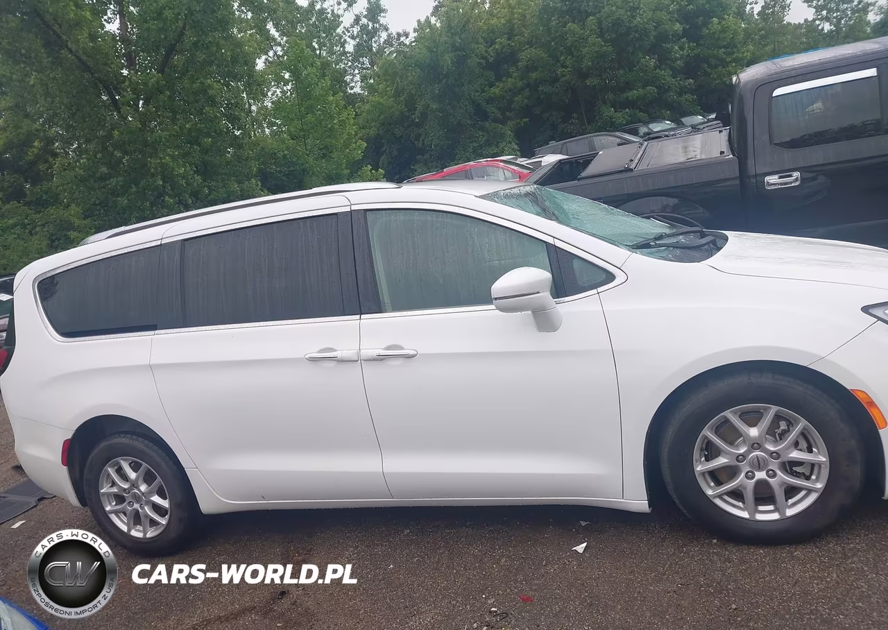 2021 Chrysler Pacifica Touring L VIN:2C4RC1BG1MR589229 - 13