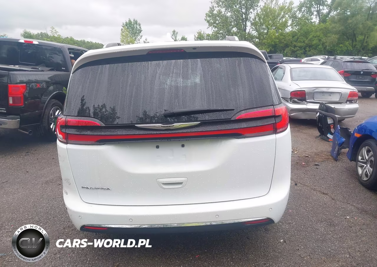 2021 Chrysler Pacifica Touring L VIN:2C4RC1BG1MR589229 - 16