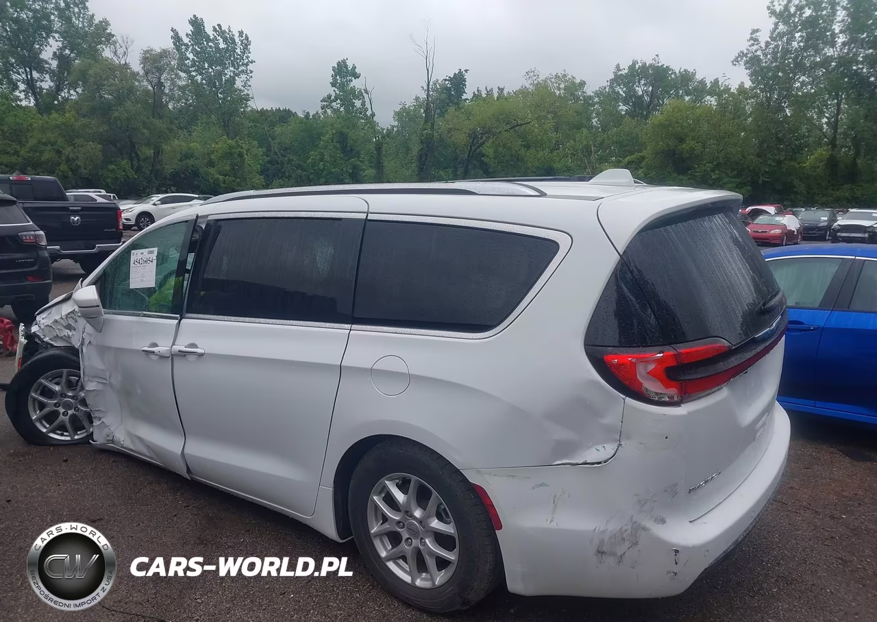 2021 Chrysler Pacifica Touring L VIN:2C4RC1BG1MR589229 - 3