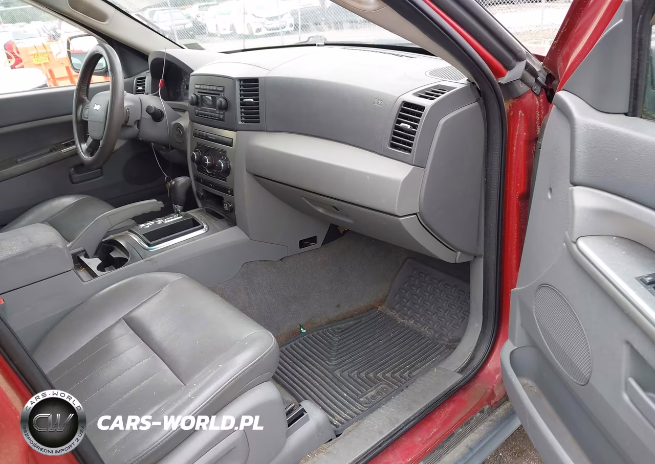 2005 Jeep Grand Cherokee Laredo VIN:1J8GR48K15C612255 - 5