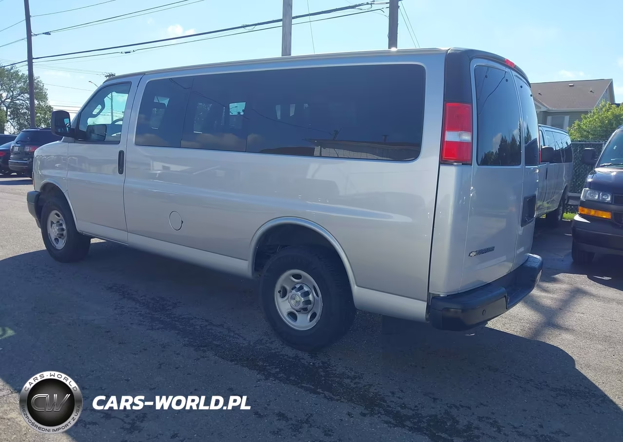 2020 Chevrolet Express Passenger Rwd 2500 Regular Wheelbase Ls VIN:1GAWGEFP3L1266384 - 3