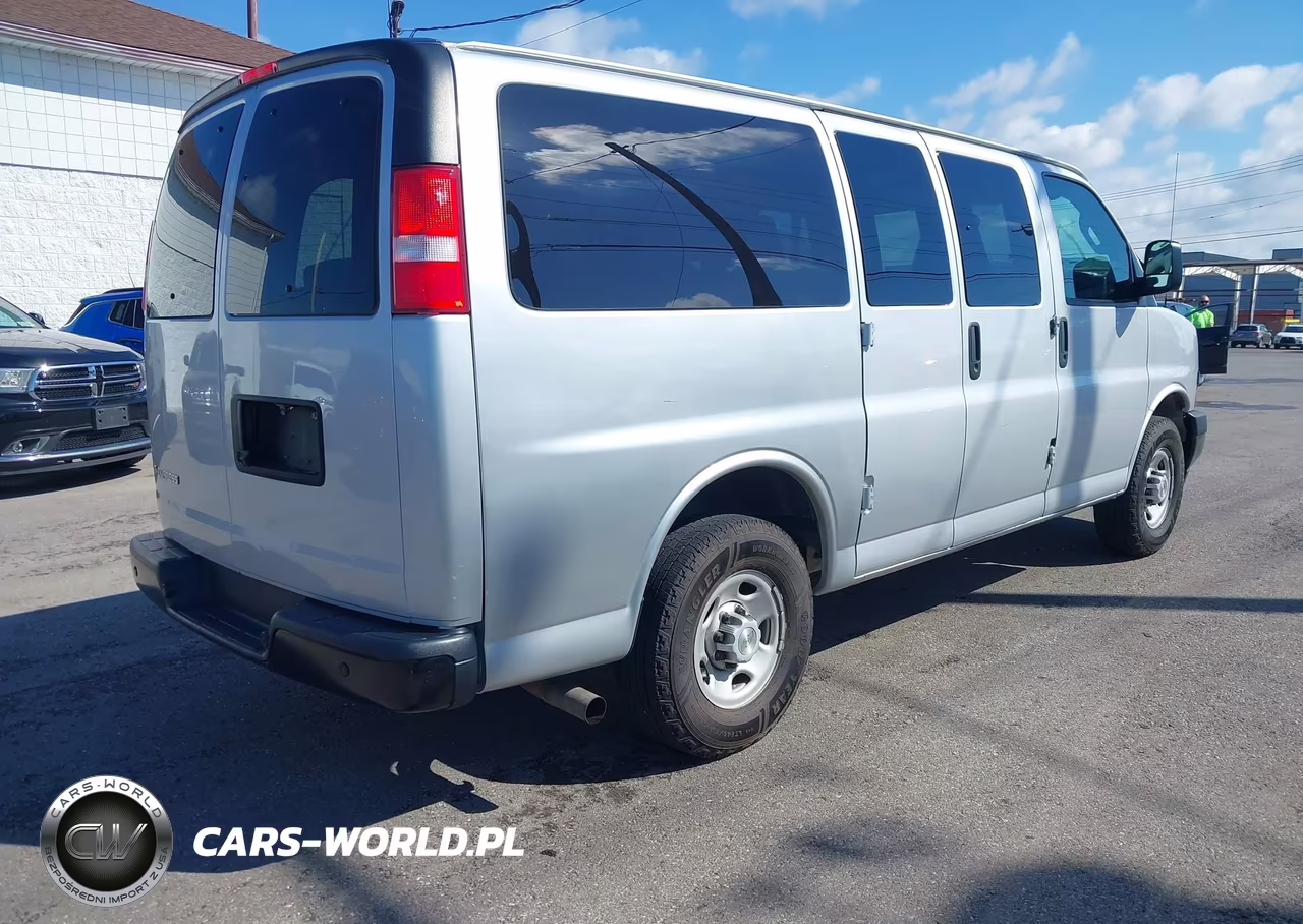 2020 Chevrolet Express Passenger Rwd 2500 Regular Wheelbase Ls VIN:1GAWGEFP3L1266384 - 4