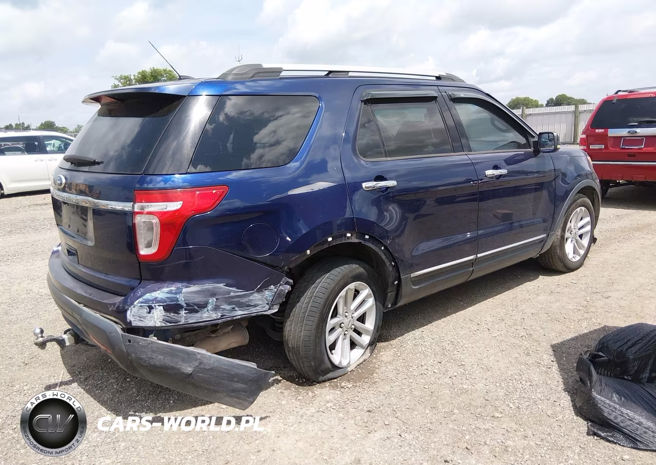 2011 Ford Explorer Xlt VIN:1FMHK7D83BGA28421 - 4