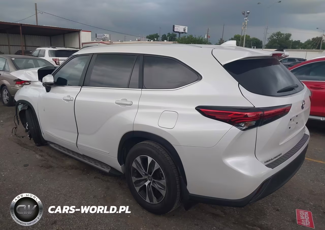 2023 Toyota Highlander Hybrid Xle VIN:5TDKARAH1PS524067 - 3