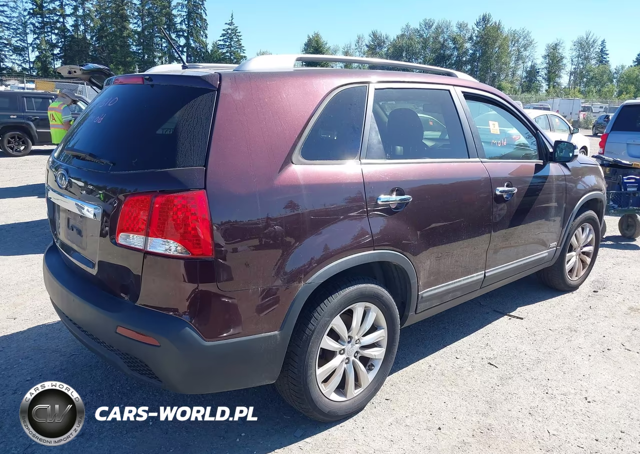 2011 Kia Sorento Lx V6 VIN:5XYKTDA23BG177730 - 4