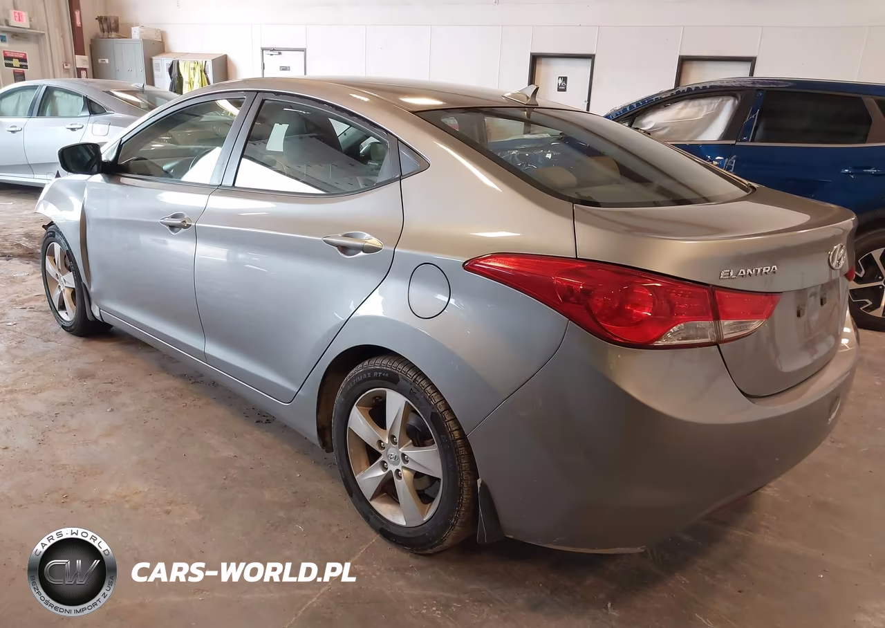 2013 Hyundai Elantra Gls VIN:KMHDH4AE4DU889956 - 3