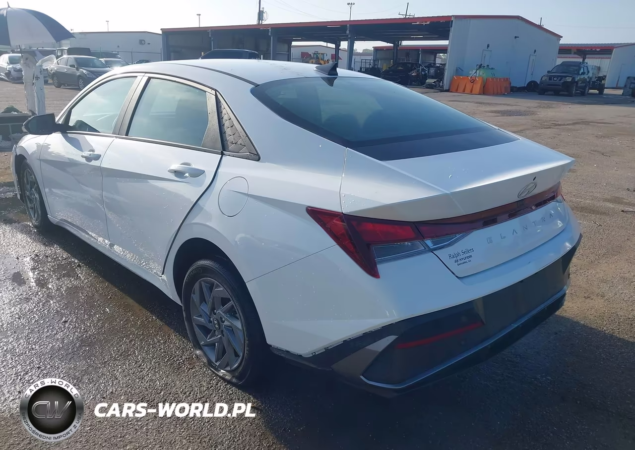 2024 Hyundai Elantra Sel VIN:KMHLM4DG8RU762896 - 3