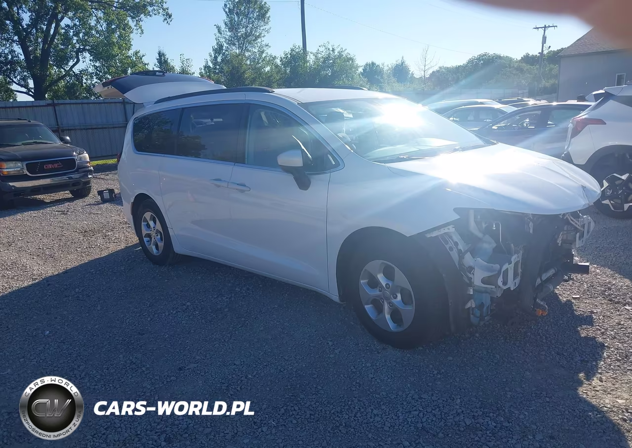 2017 Chrysler Pacifica Lx – zdjęcie 1 z 17