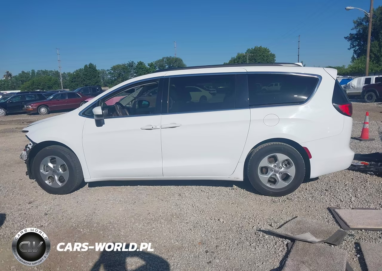 2017 Chrysler Pacifica Lx VIN:2C4RC1CG1HR500442 - 15