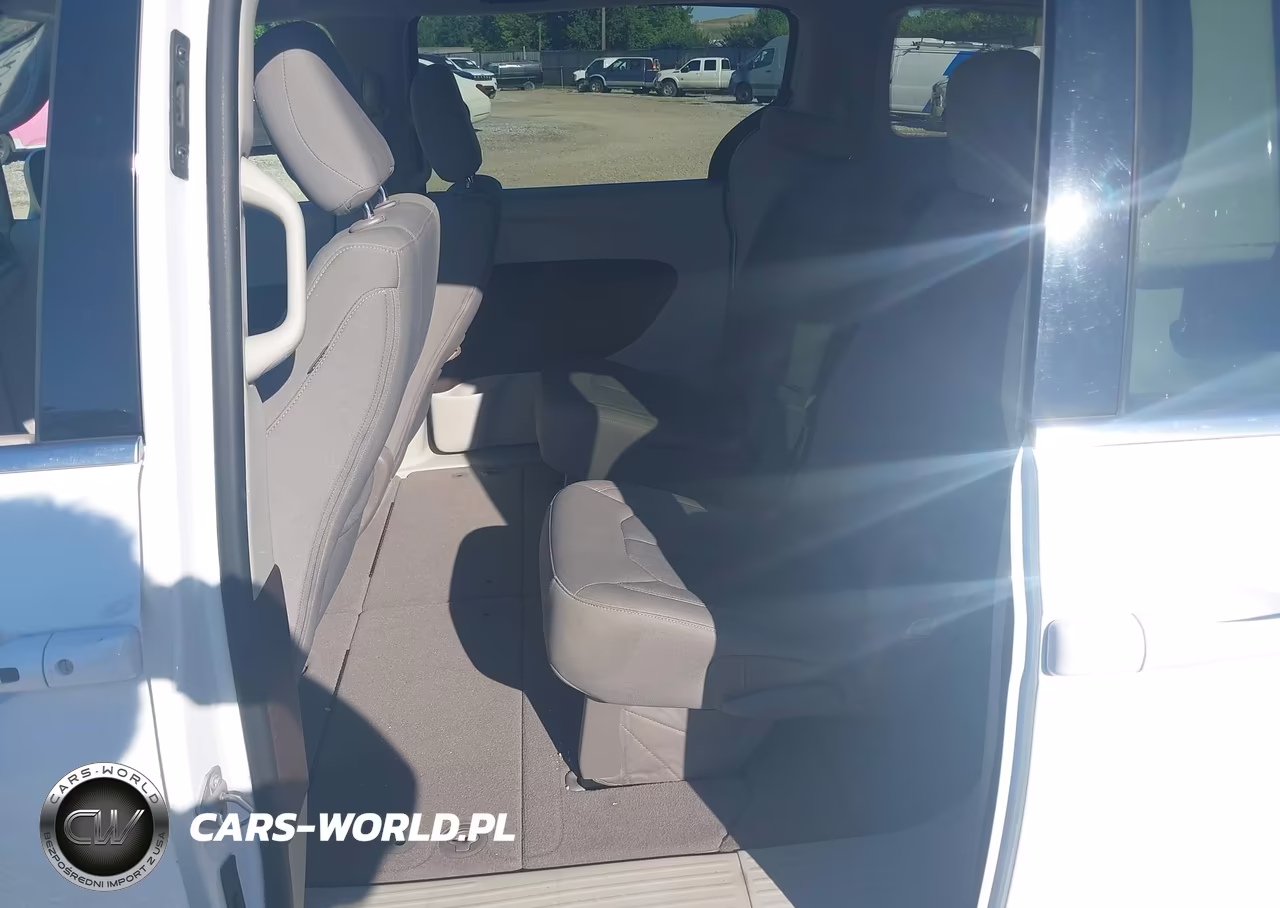 2017 Chrysler Pacifica Lx VIN:2C4RC1CG1HR500442 - 8