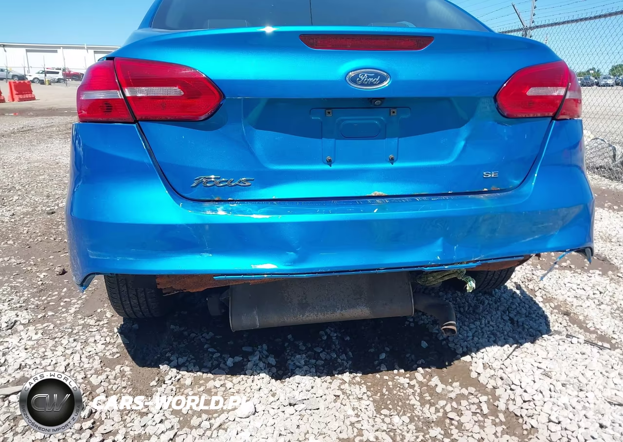 2015 Ford Focus Se VIN:1FADP3F26FL213670 - 6