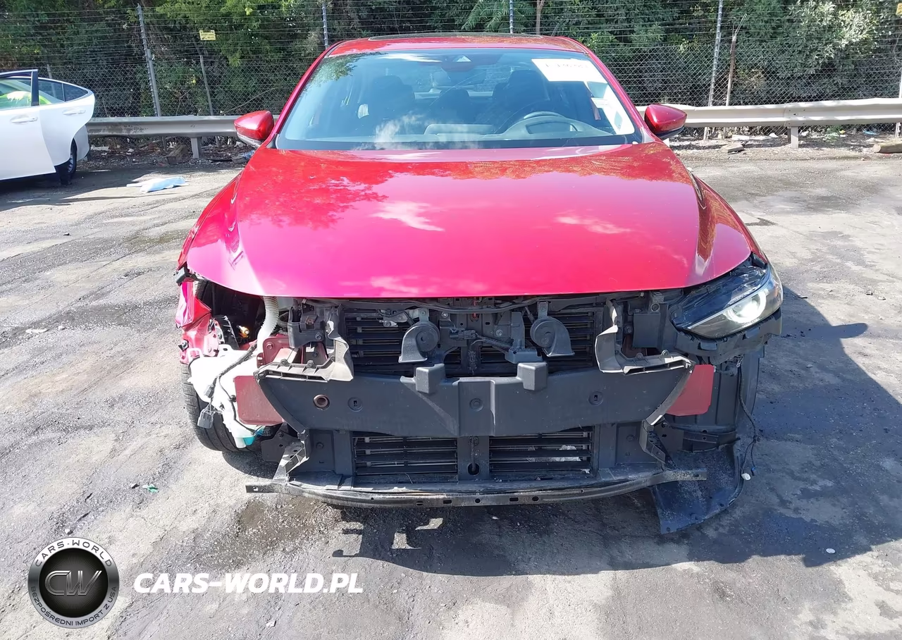 2019 Mazda Mazda3 Premium Package VIN:3MZBPAEM9KM100682 - 6