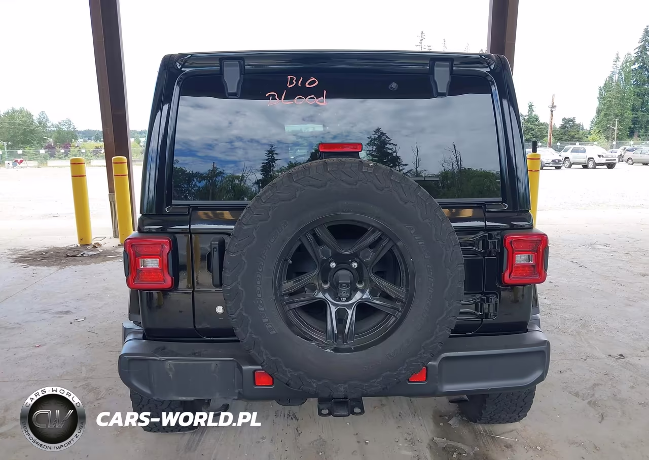 2020 Jeep Wrangler Unlimited Sahara 4X4 VIN:1C4HJXEN9LW153488 - 15