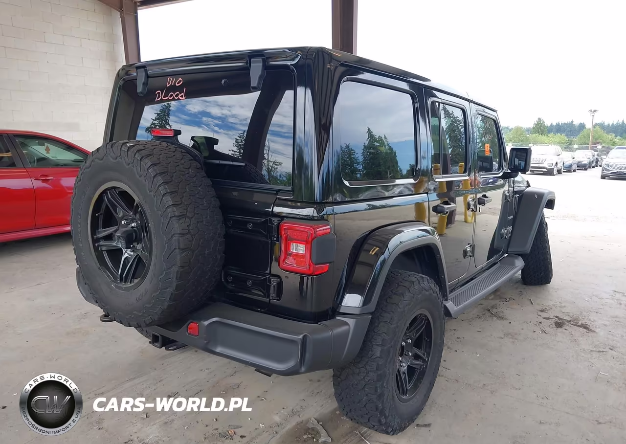 2020 Jeep Wrangler Unlimited Sahara 4X4 VIN:1C4HJXEN9LW153488 - 4