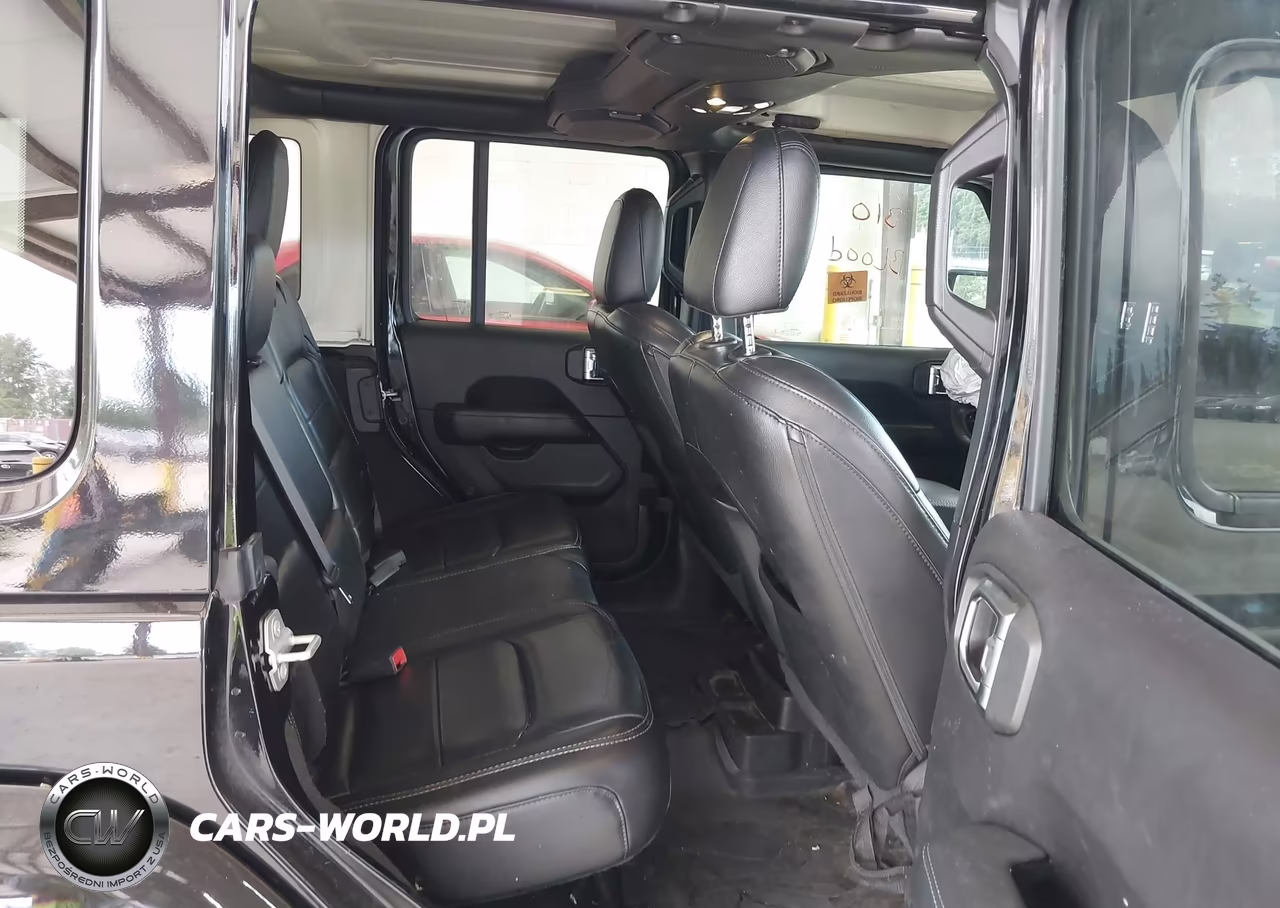 2020 Jeep Wrangler Unlimited Sahara 4X4 VIN:1C4HJXEN9LW153488 - 8