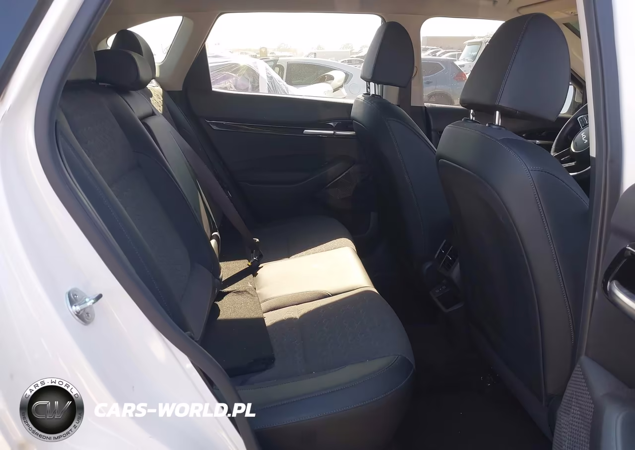2024 Kia Seltos S VIN:KNDEU2AA0R7652652 - 8