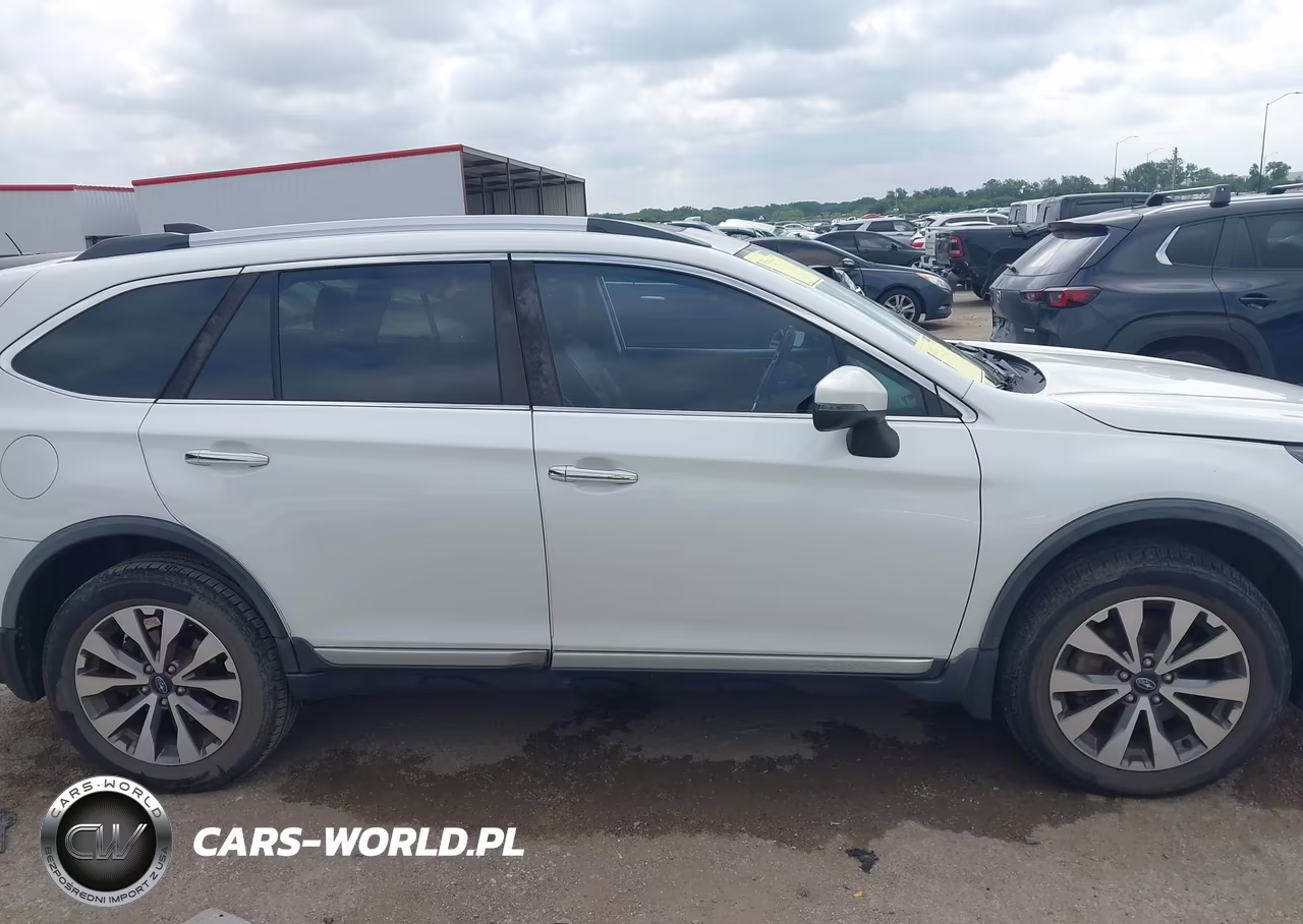 2018 Subaru Outback 2.5I Touring VIN:4S4BSATC2J3306269 - 13
