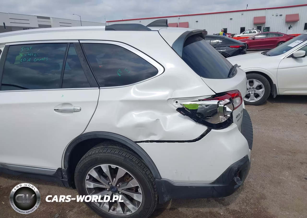 2018 Subaru Outback 2.5I Touring VIN:4S4BSATC2J3306269 - 6