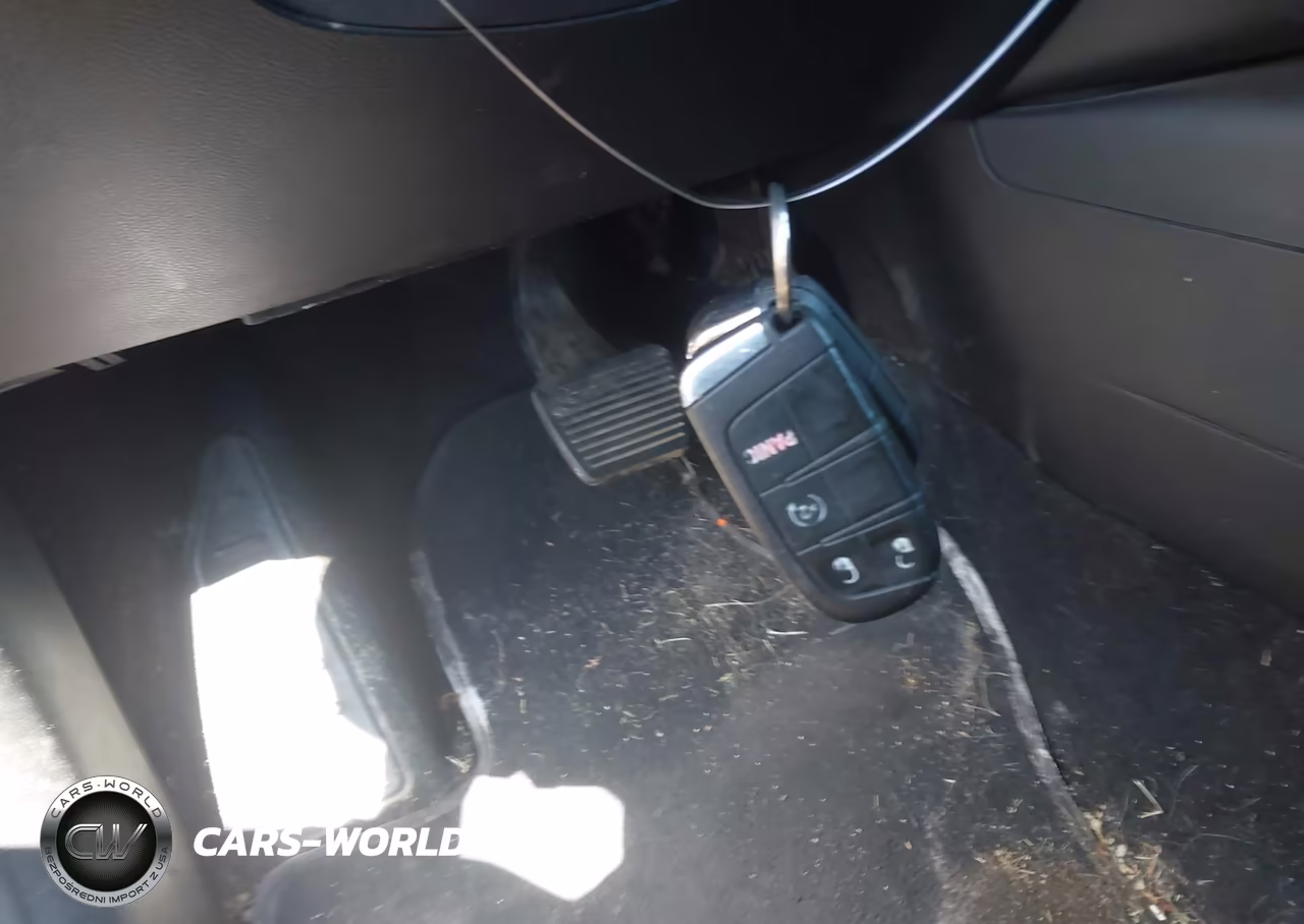 2016 Jeep Renegade Limited VIN:ZACCJADT0GPC77434 - 11