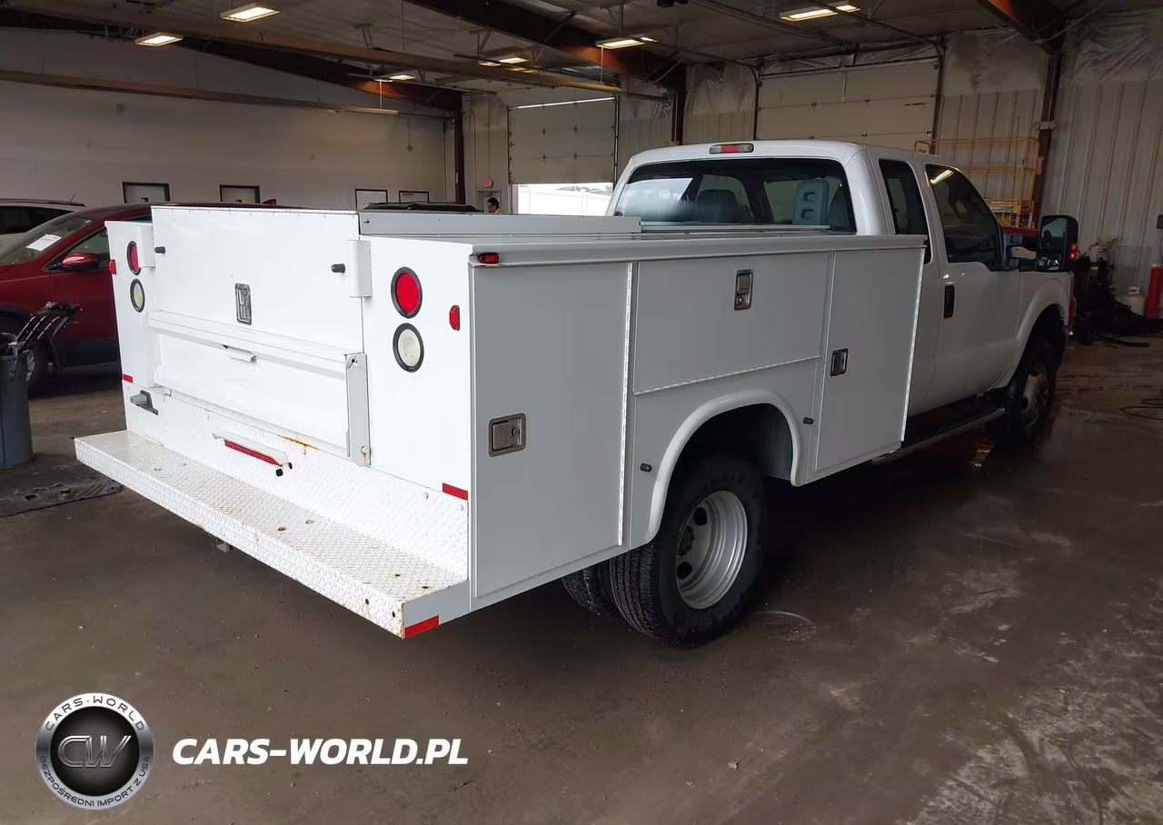 2011 Ford F-350 Chassis Xl VIN:1FD8X3H69BEC97859 - 4