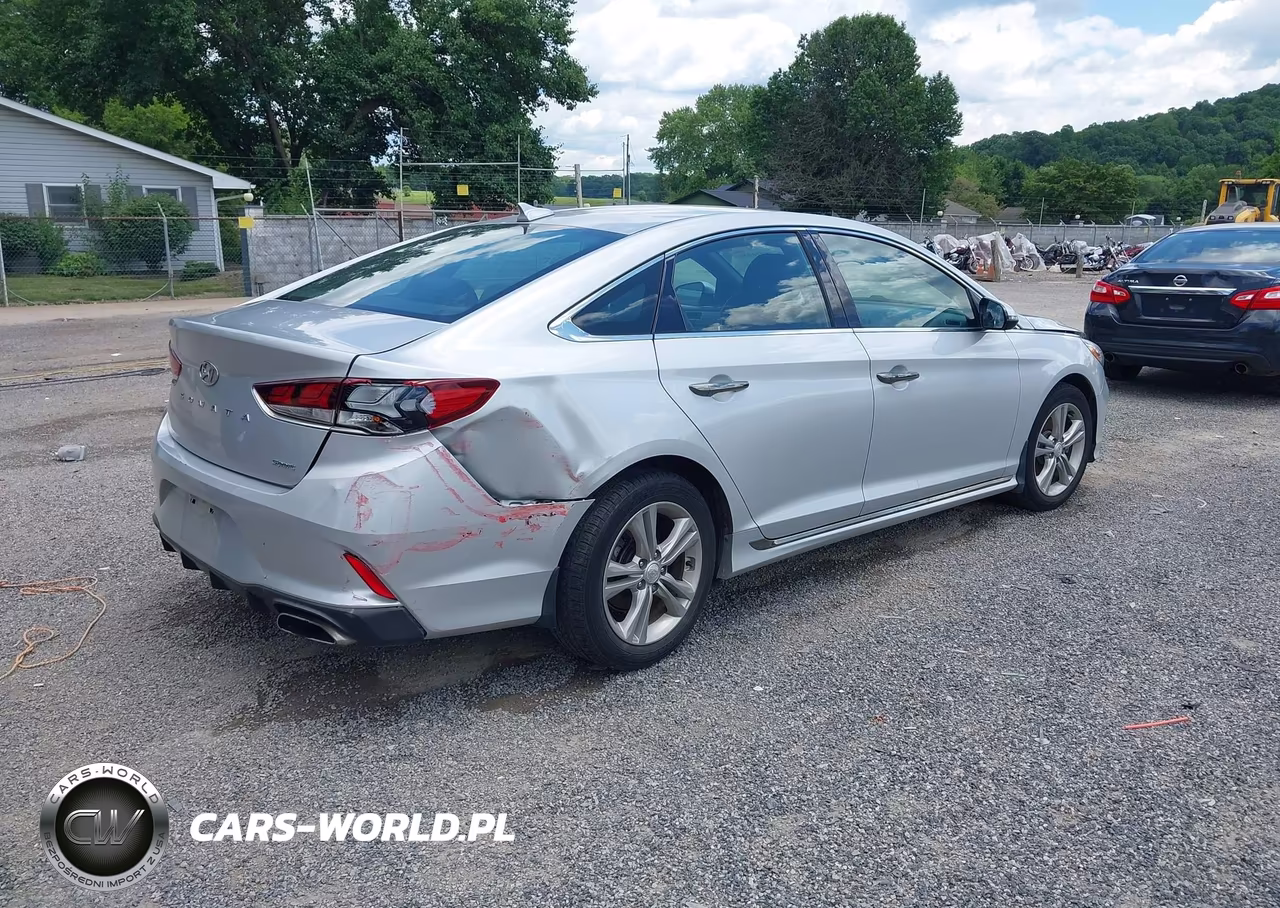 2018 Hyundai Sonata Sport VIN:5NPE34AFXJH676953 - 4