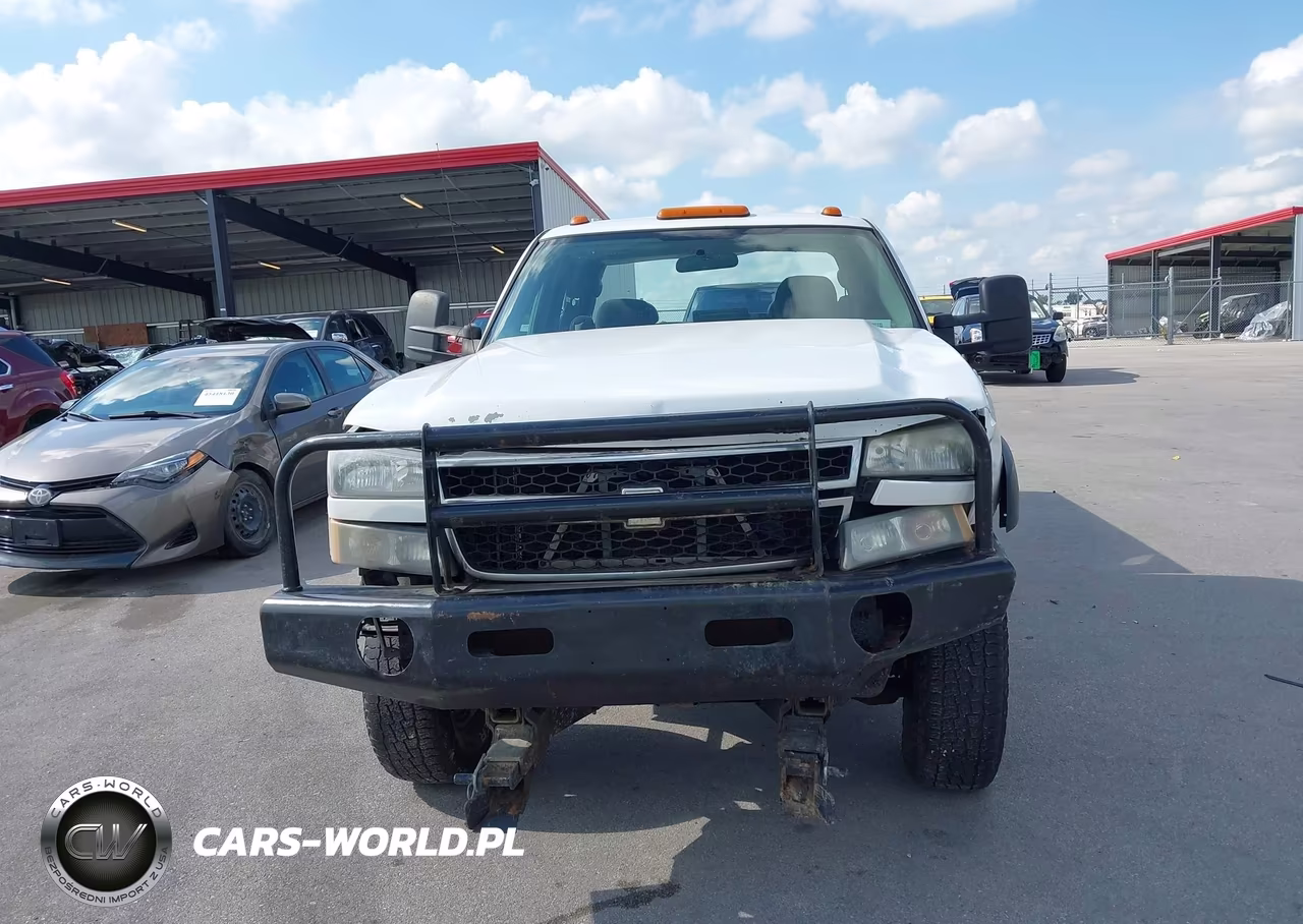 2007 Chevrolet Silverado 3500 Classic Work Truck VIN:1GCHK39U47E155992 - 12