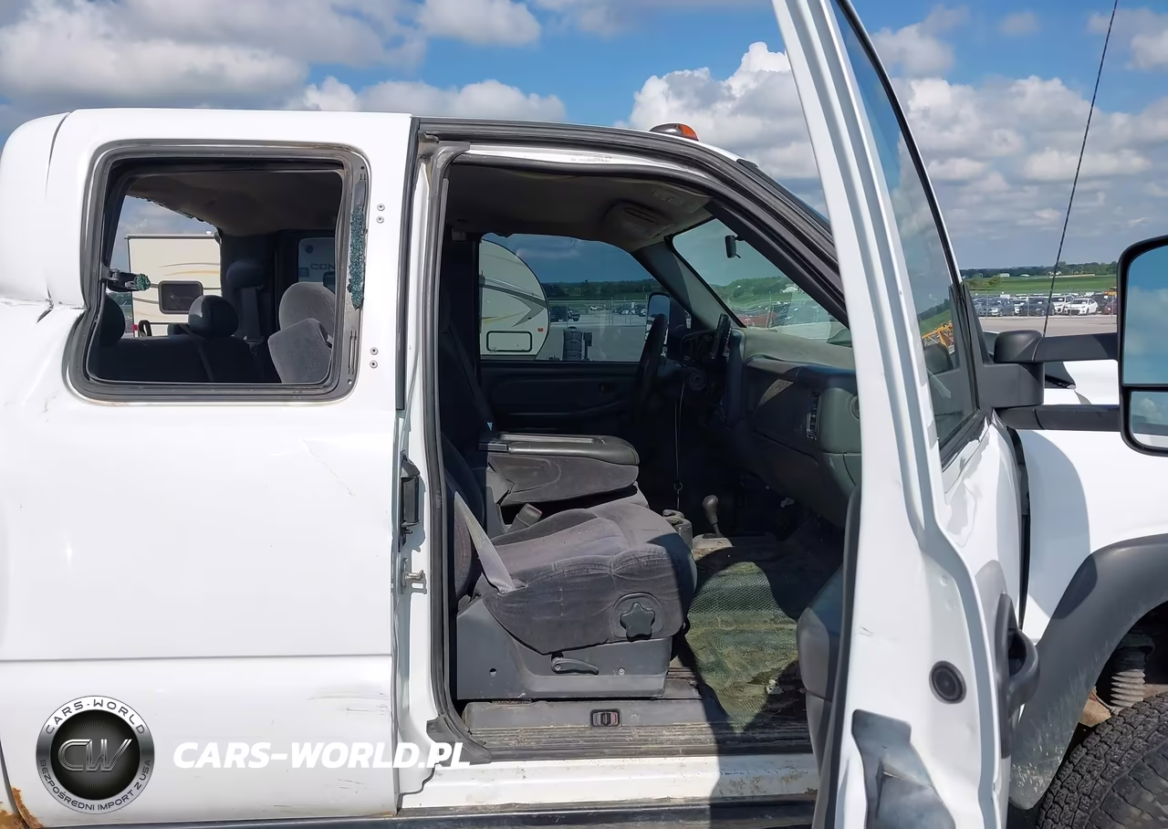 2007 Chevrolet Silverado 3500 Classic Work Truck VIN:1GCHK39U47E155992 - 5