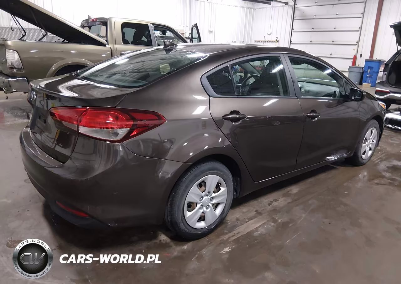 2017 Kia Forte Lx VIN:3KPFK4A75HE151894 - 4