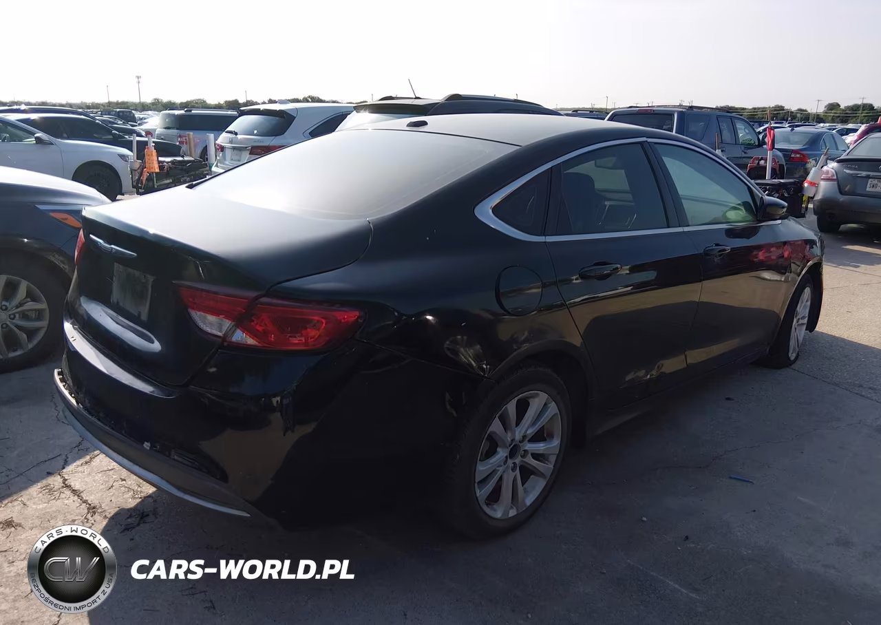 2015 Chrysler 200 Limited VIN:1C3CCCABXFN747160 - 4