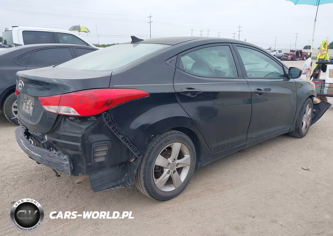 2013 Hyundai Elantra Gls VIN:5NPDH4AE5DH445273 - 4