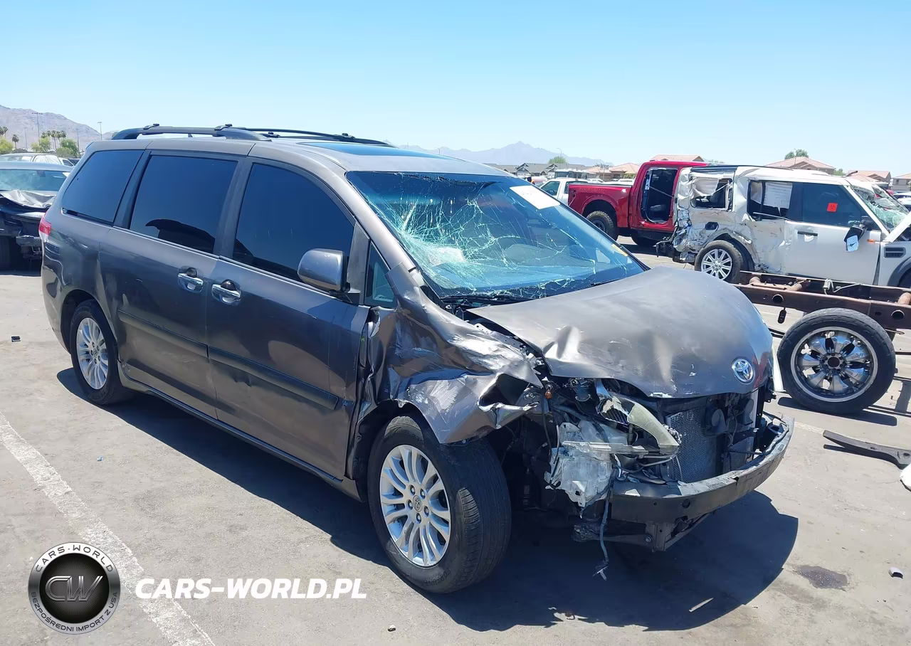2011 Toyota Sienna Xle V6 – zdjęcie 1 z 17