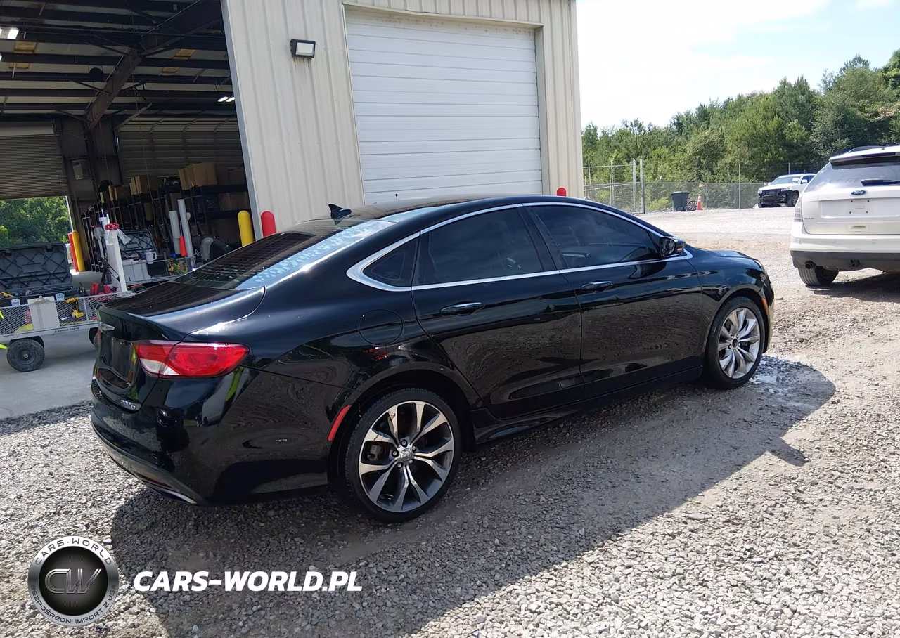 2015 Chrysler 200 C VIN:1C3CCCCG5FN501447 - 4